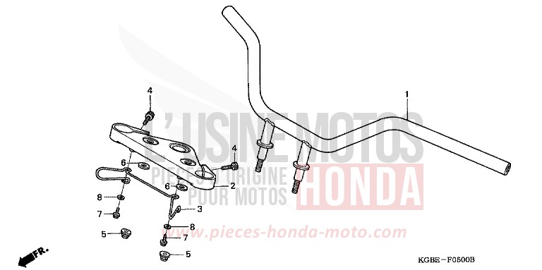 TUYAU DE GUIDON/PONT SUPERIEUR de Shadow VT125C CARNELIAN RED METALLIC (R296) de 2004